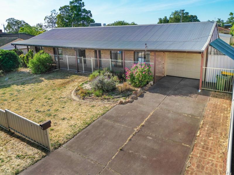 6 Larsen Road, Byford