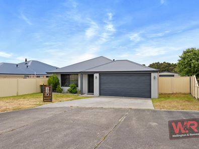 70 Radiata Drive, Mckail WA 6330