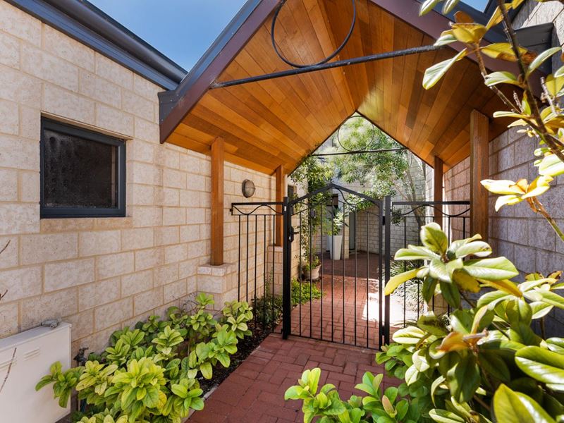 2/104 South Street, Fremantle
