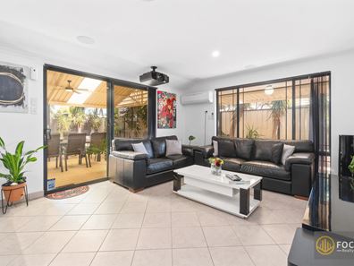 15 Gentle Circle, South Guildford WA 6055