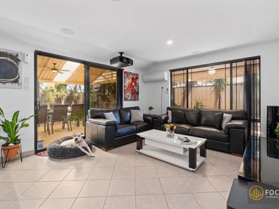 15 Gentle Circle, South Guildford WA 6055