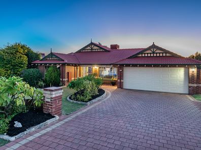 7 Oriana Place, Currambine WA 6028