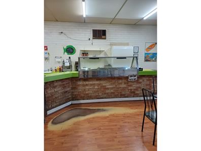 Food/Hospitality - Thriving 6 Day Trading Lunch Bar For Sale