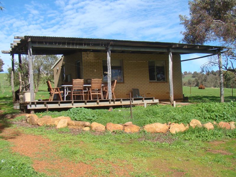 Bindoon-Moora Road, Mooliabeenee WA 6504