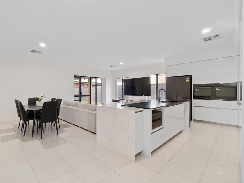 25 Aquitaine Boulevard, Forrestdale
