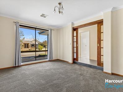 1 Knutsford Crescent, Port Kennedy WA 6172