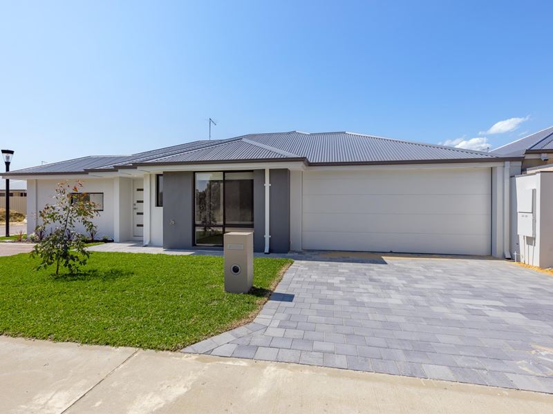 32 Belches Loop, Seville Grove WA 6112