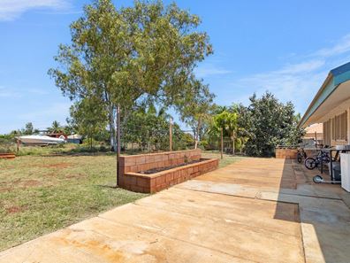 8 Berkeley Crescent, Dampier WA 6713