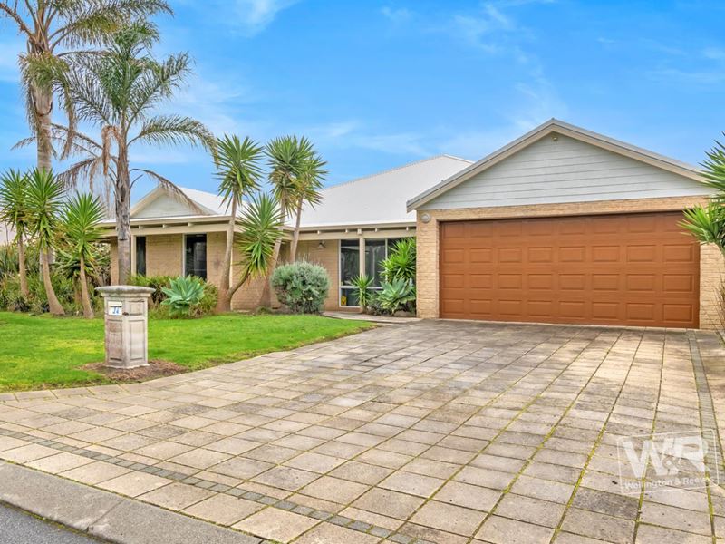 34 Lakeside Drive, Mckail WA 6330