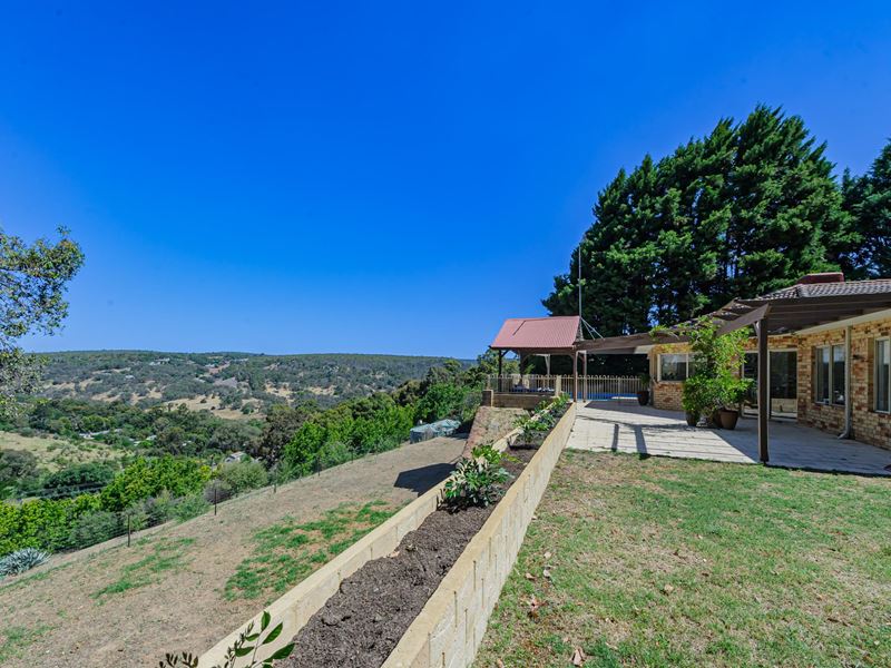 20 Norman Road, Roleystone WA 6111