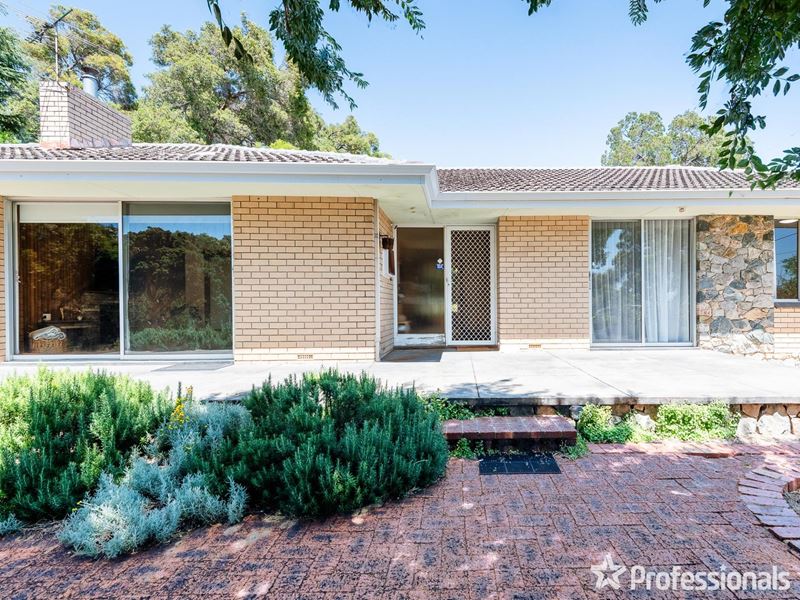 36 Benbullen Road, Kalamunda