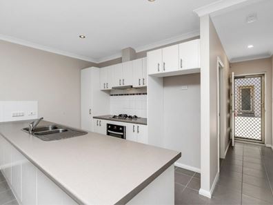 8/57 Bert Street, Gosnells WA 6110