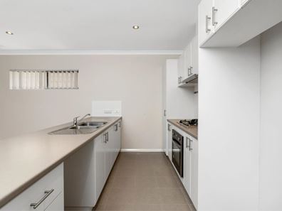 8/57 Bert Street, Gosnells WA 6110