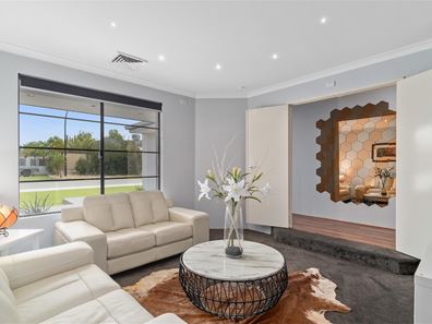 31 Rocklands Loop, Carramar WA 6031