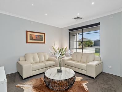 31 Rocklands Loop, Carramar WA 6031