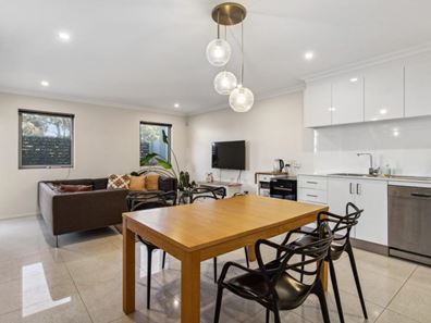 2/100 Roberts Road, Rivervale WA 6103