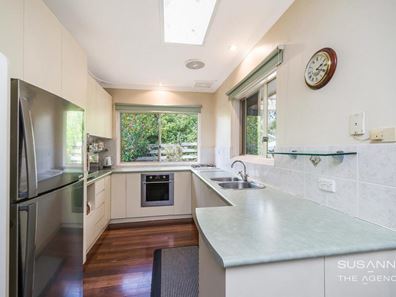 10 John Street, Gooseberry Hill WA 6076