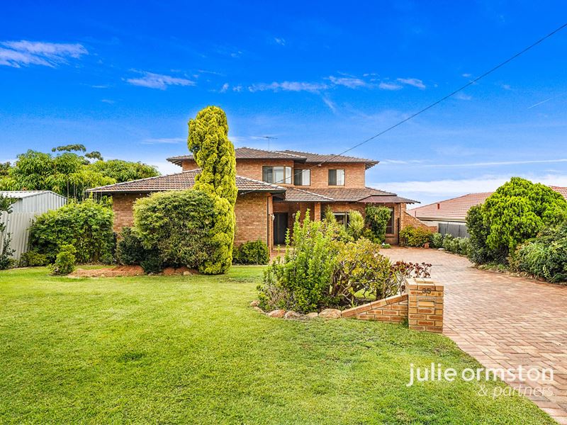 35 Capstone Way, Marangaroo WA 6064