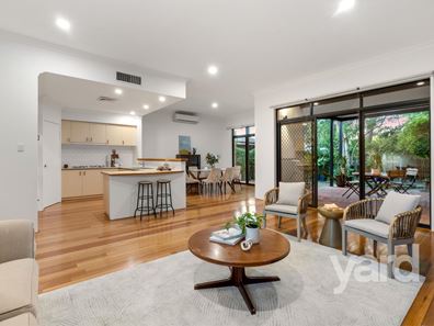 35 Kitchener Road, Melville WA 6156