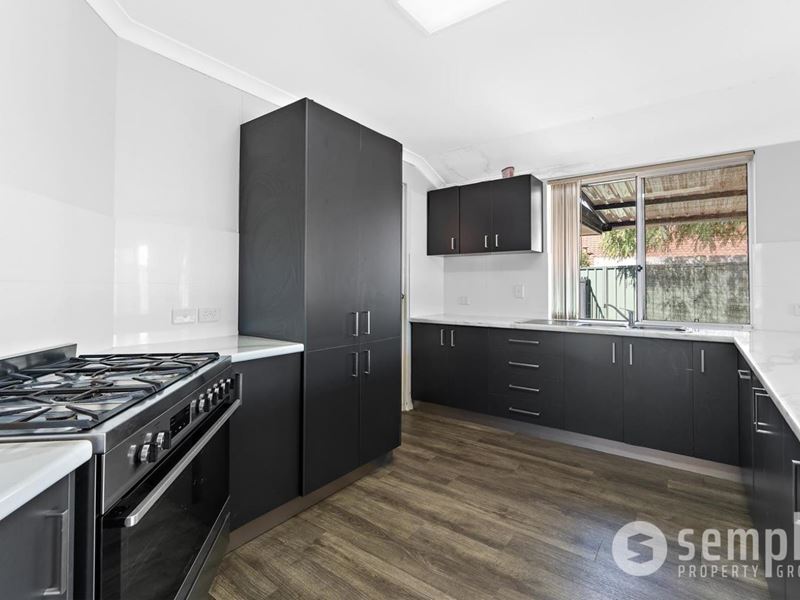 13 Shoalhaven Rise, Success WA 6164