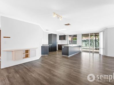 13 Shoalhaven Rise, Success WA 6164
