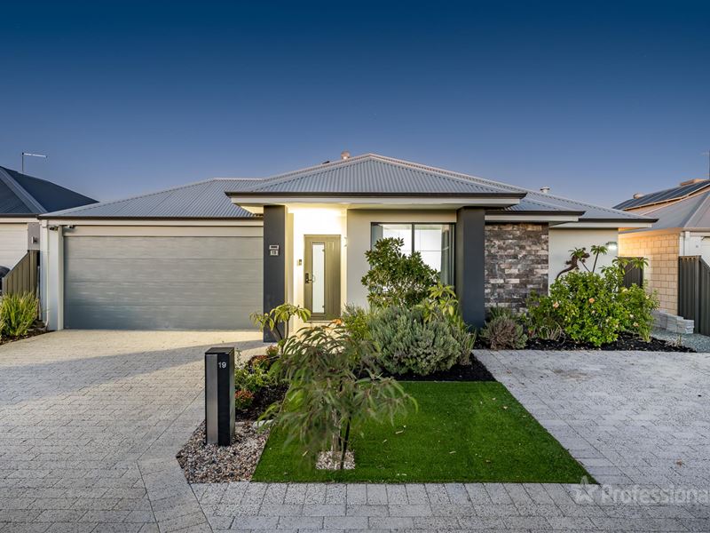 19 Glisten Chase, Eglinton