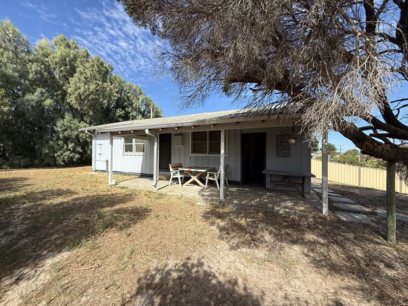 27 Burges Street, Port Denison WA 6525