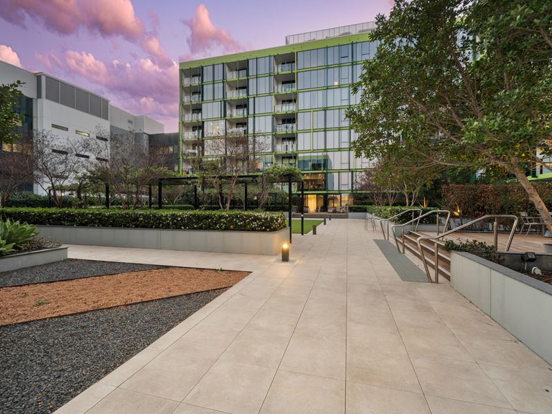 606/6 Baumea Way, Innaloo WA 6018