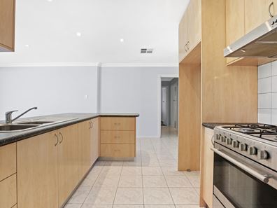 11 Okewood Way, Morley WA 6062