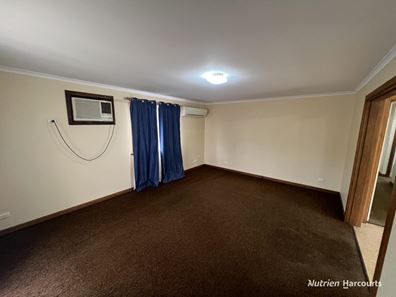 85 Cunningham Street, Merredin WA 6415