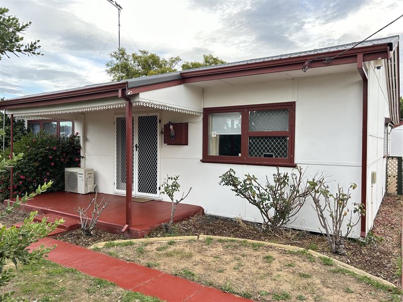 41 Loxton Street, Dudley Park WA 6210