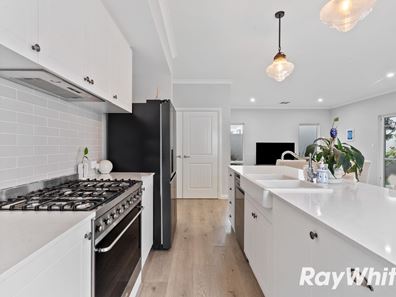 24/127 Waterlily Drive, Dudley Park WA 6210