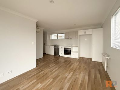 19/2 Delaronde Drive, Success WA 6164