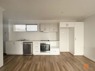 19/2 Delaronde Drive, Success WA 6164