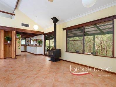 175 Lacey Road, Mundaring WA 6073