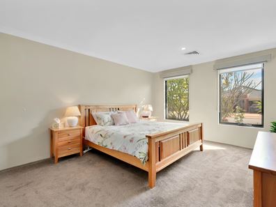 32 Whittaker Turn, Piara Waters WA 6112