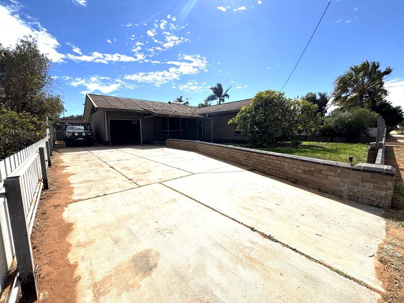 299 Robinson  Street, East Carnarvon