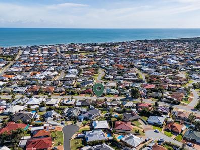 22 Floribunda Avenue, Halls Head WA 6210