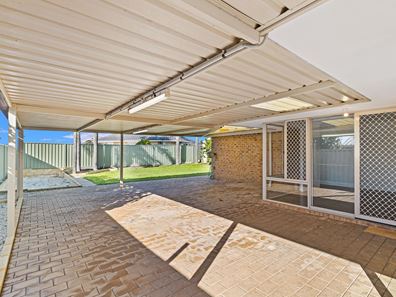 22 Floribunda Avenue, Halls Head WA 6210