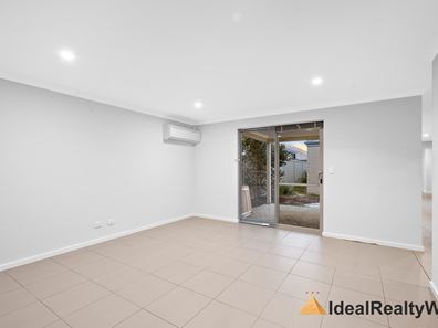 53 Lancaster Loop, Piara Waters WA 6112