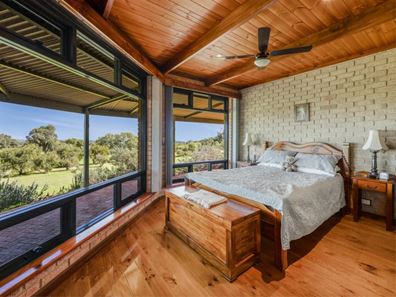31 Webber Road, Moresby WA 6530