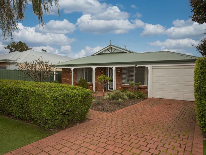21 Brathwaite Road, Lockridge WA 6054