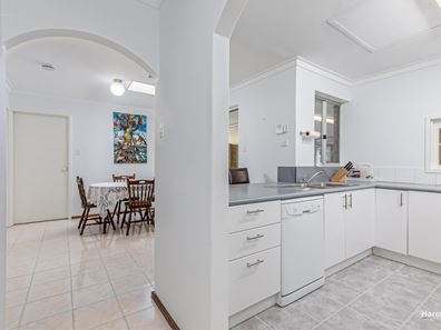 6 Saffron Court, Kelmscott WA 6111