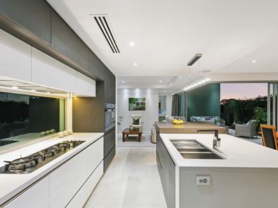 16 Blackman Road, Mount Pleasant WA 6153