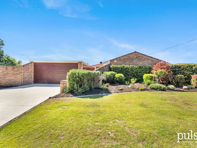 16 Chaparral Crescent, Willetton