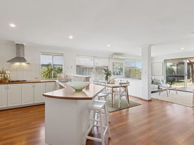 8 Bonsall Drive, Ellenbrook WA 6069