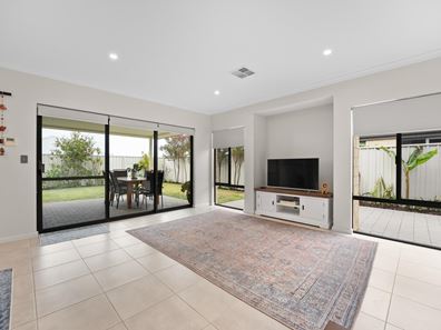 1 Thangoo Way, Golden Bay WA 6174