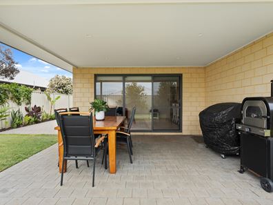 1 Thangoo Way, Golden Bay WA 6174