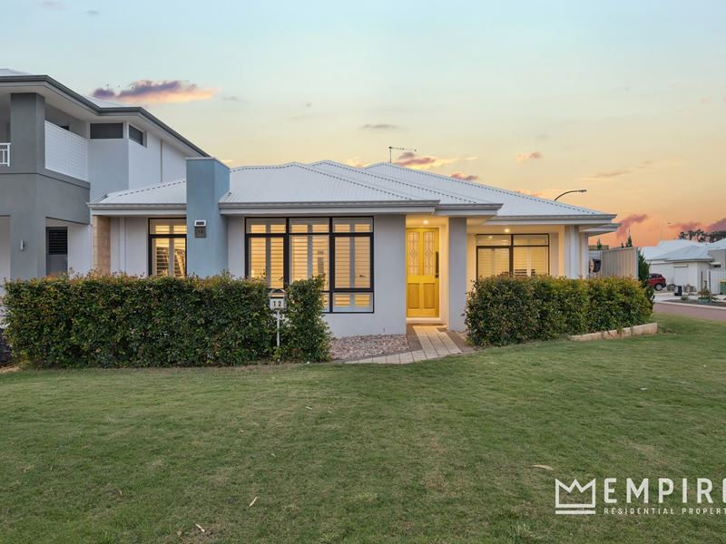 12 Preston Drive, Lake Coogee WA 6166