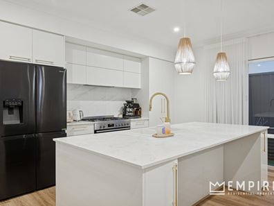 12 Preston Drive, Lake Coogee WA 6166